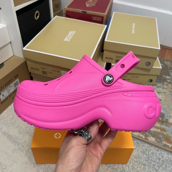 NWT Women’s Size 6 (Euro Sz 36-37) Crocs Bella Clogs Thick Soles Electric Pink - Picture 10 of 15